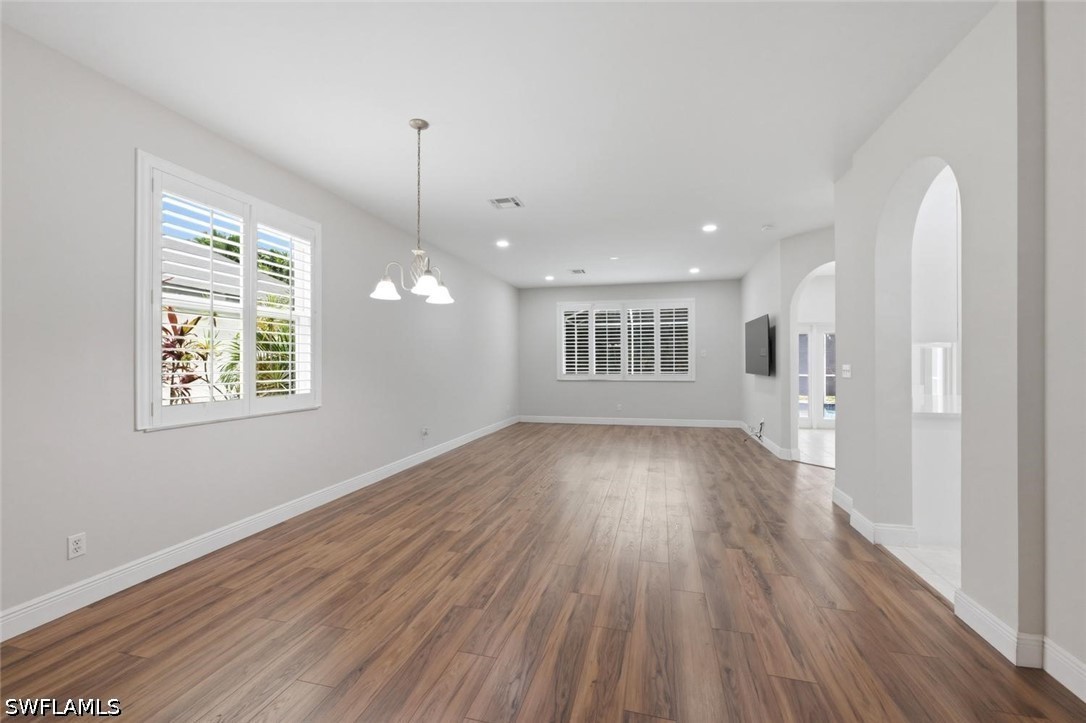 11528 Woodmount Ln Property Photo 3