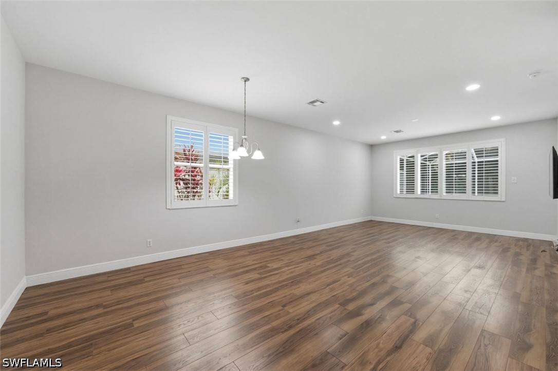 11528 Woodmount Ln Property Photo 4