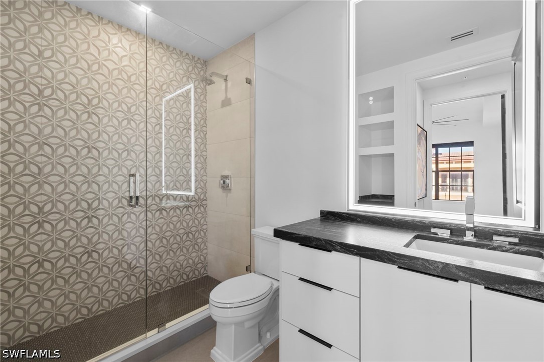 23191 Fashion Dr 8106 Property Photo 25