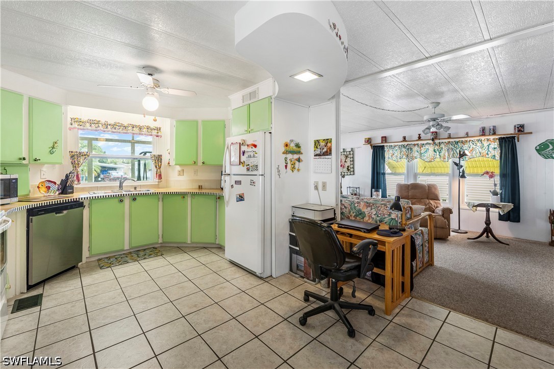 280 Grassy Key Ln Property Photo 3