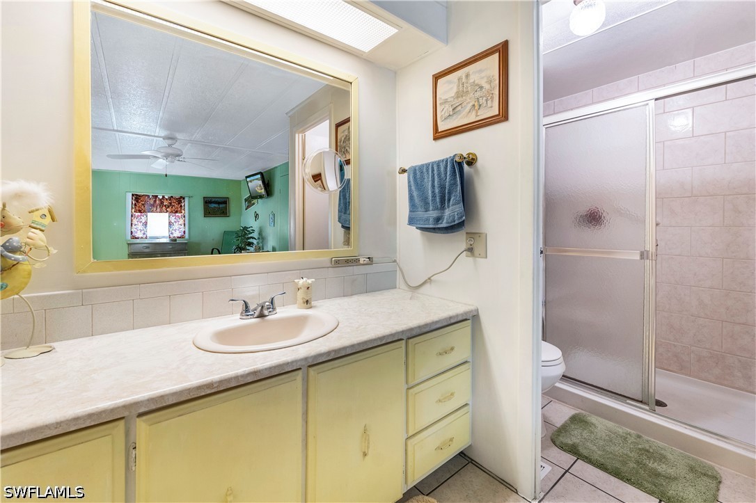 280 Grassy Key Ln Property Photo 13