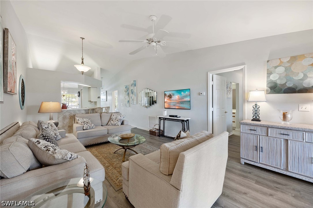 822 Gulf Pavillion Dr 202 Property Photo 4