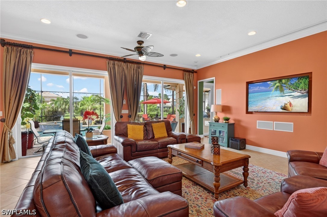 6598 Monterey Pt Property Photo 4