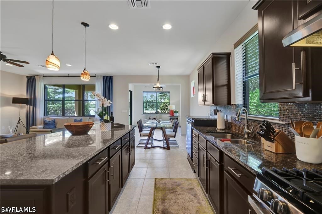 7103 Lily Way Property Photo 6