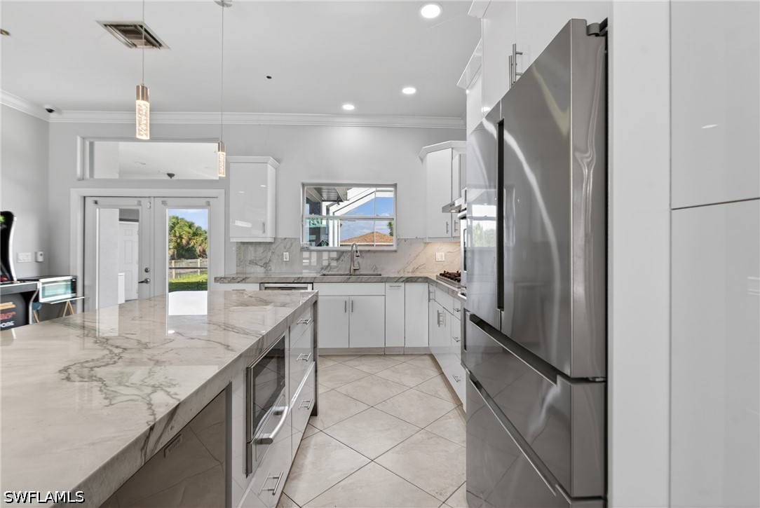 2863 Everglades Blvd N Property Photo 12