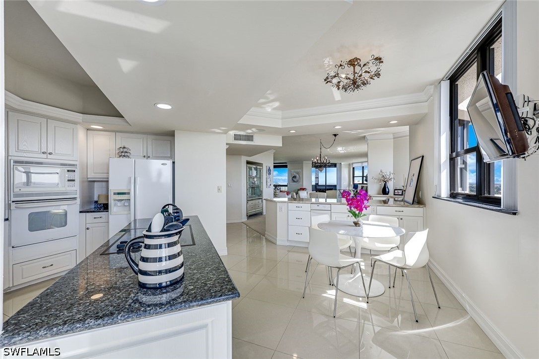 6001 Pelican Bay Blvd F Property Photo 6