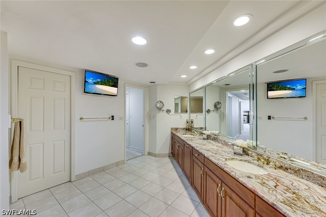 6001 Pelican Bay Blvd F Property Photo 18
