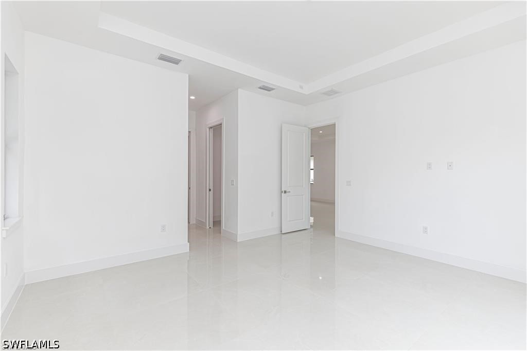 3098 Pine Tree Dr Property Photo 8