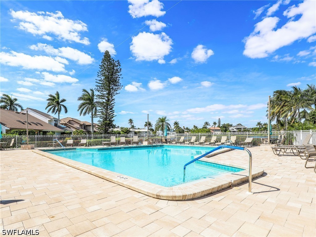 555 Park Shore Dr B-309 Property Photo 31