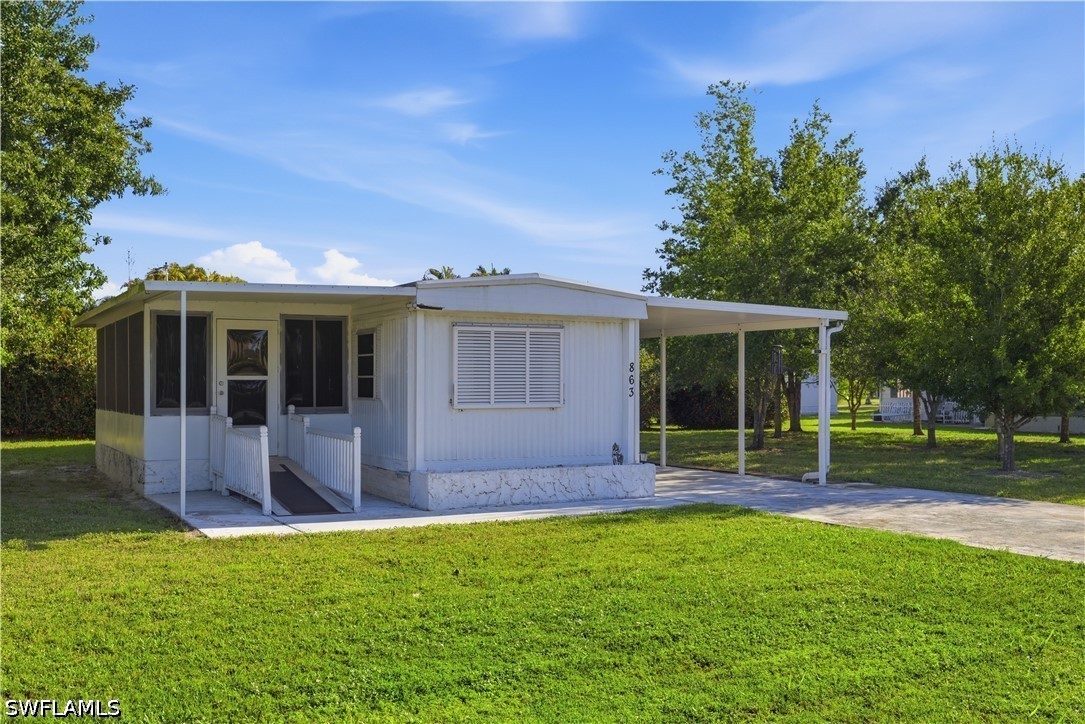 863 Manatee Rd Property Photo 2