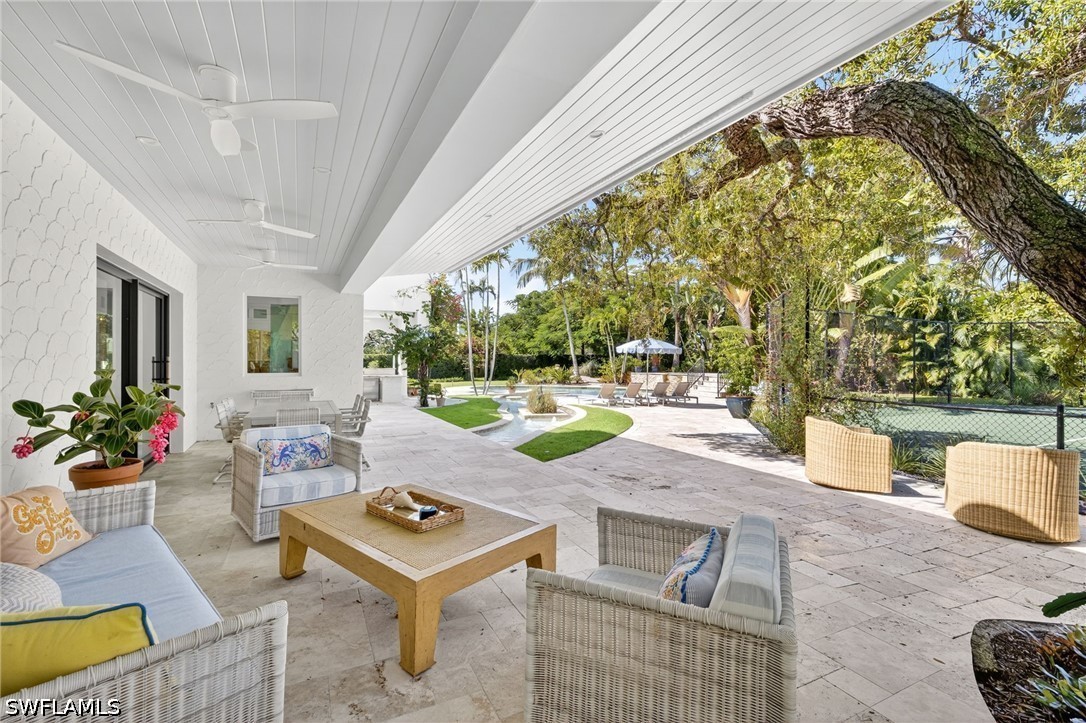 111 Caribbean Rd Property Photo 3
