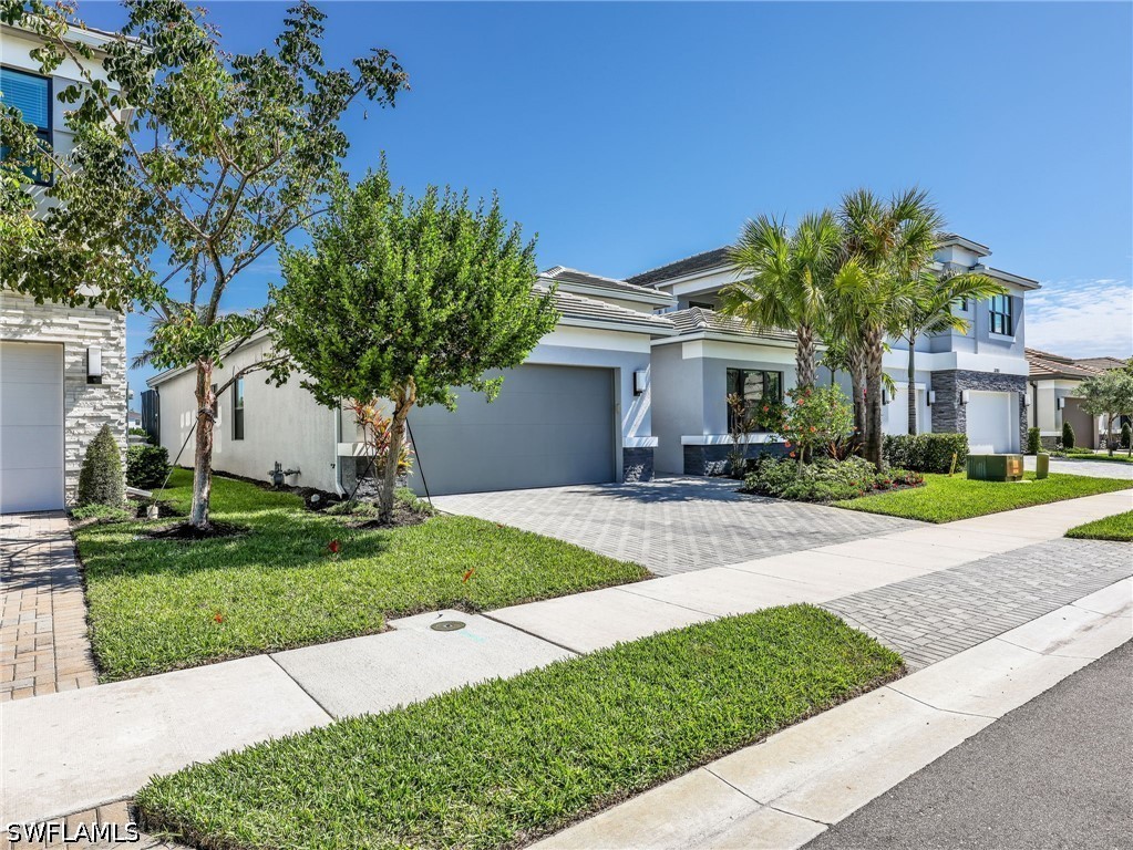 12779 Woodbury Dr Property Photo 3