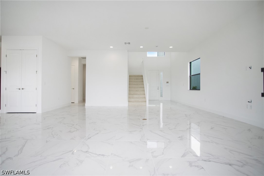 20195 Ainsley St Property Photo 8
