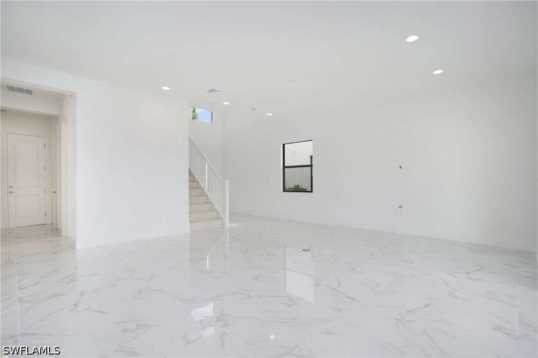 20195 Ainsley St Property Photo 9