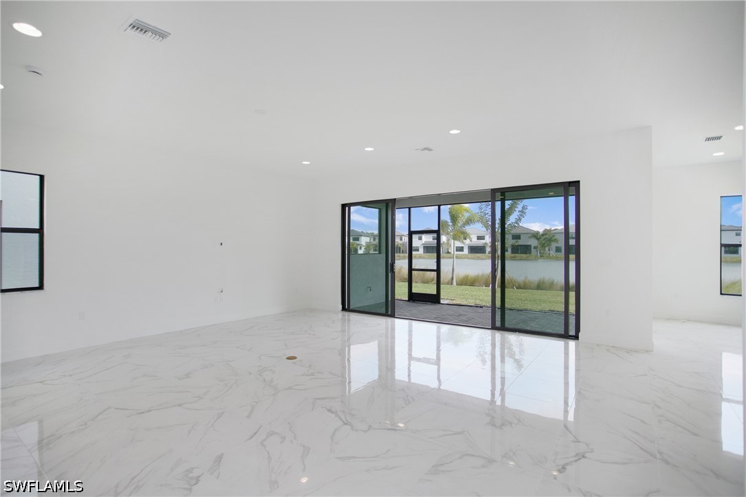 20195 Ainsley St Property Photo 10
