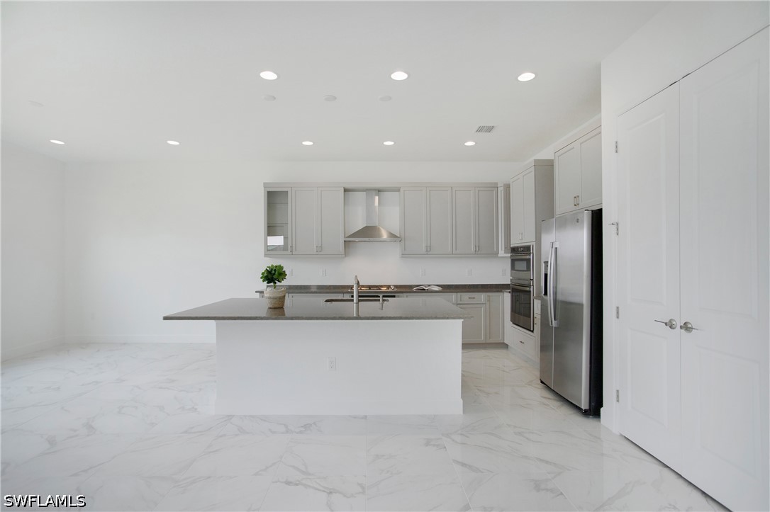20195 Ainsley St Property Photo 11
