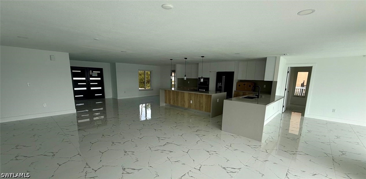 111 E North Shore Ave Property Photo 9