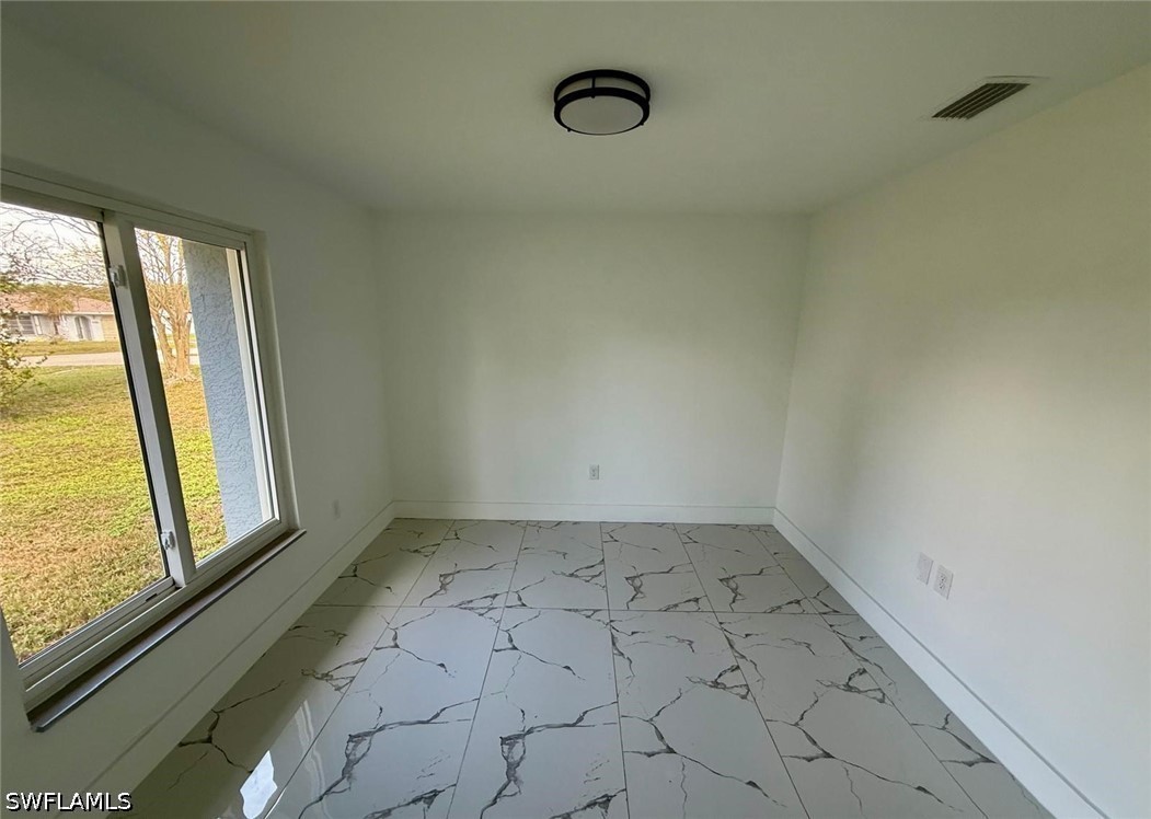 111 E North Shore Ave Property Photo 22