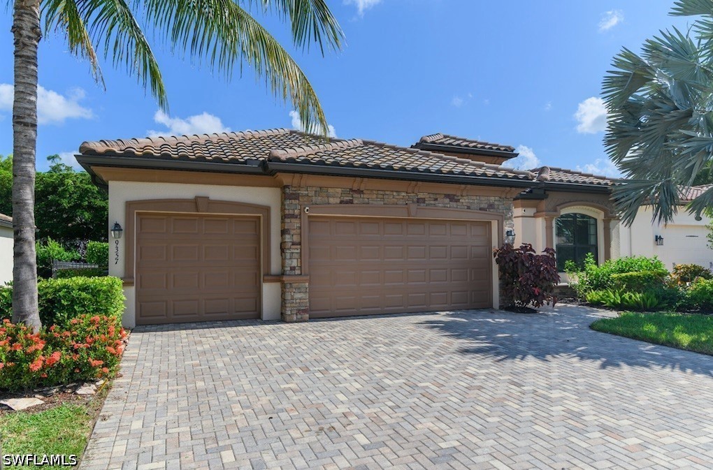 9357 Glenforest Dr Property Photo 1