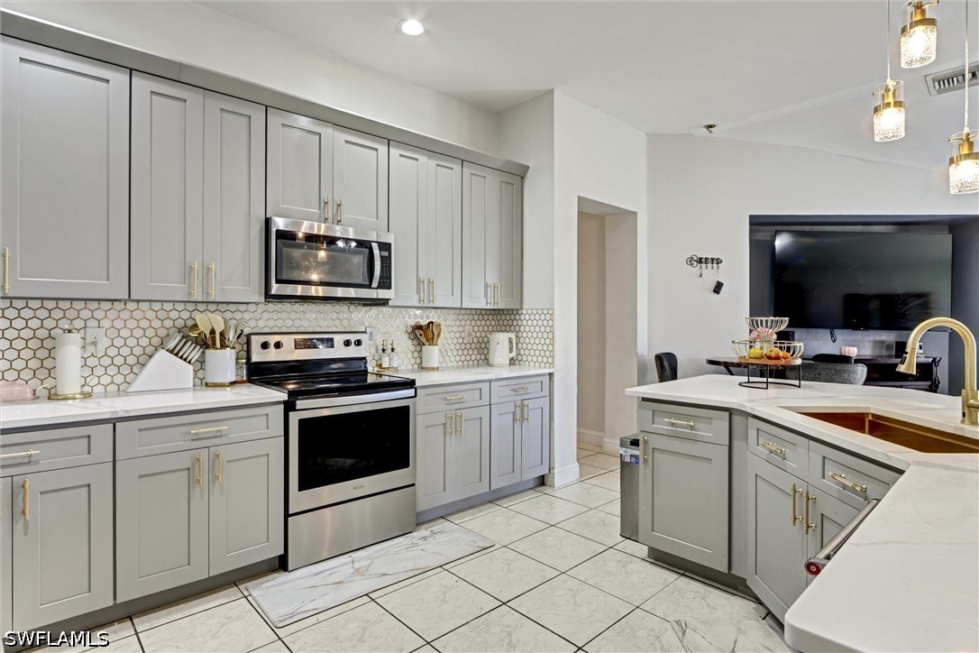 18330 Beauty Berry Ct Property Photo 3