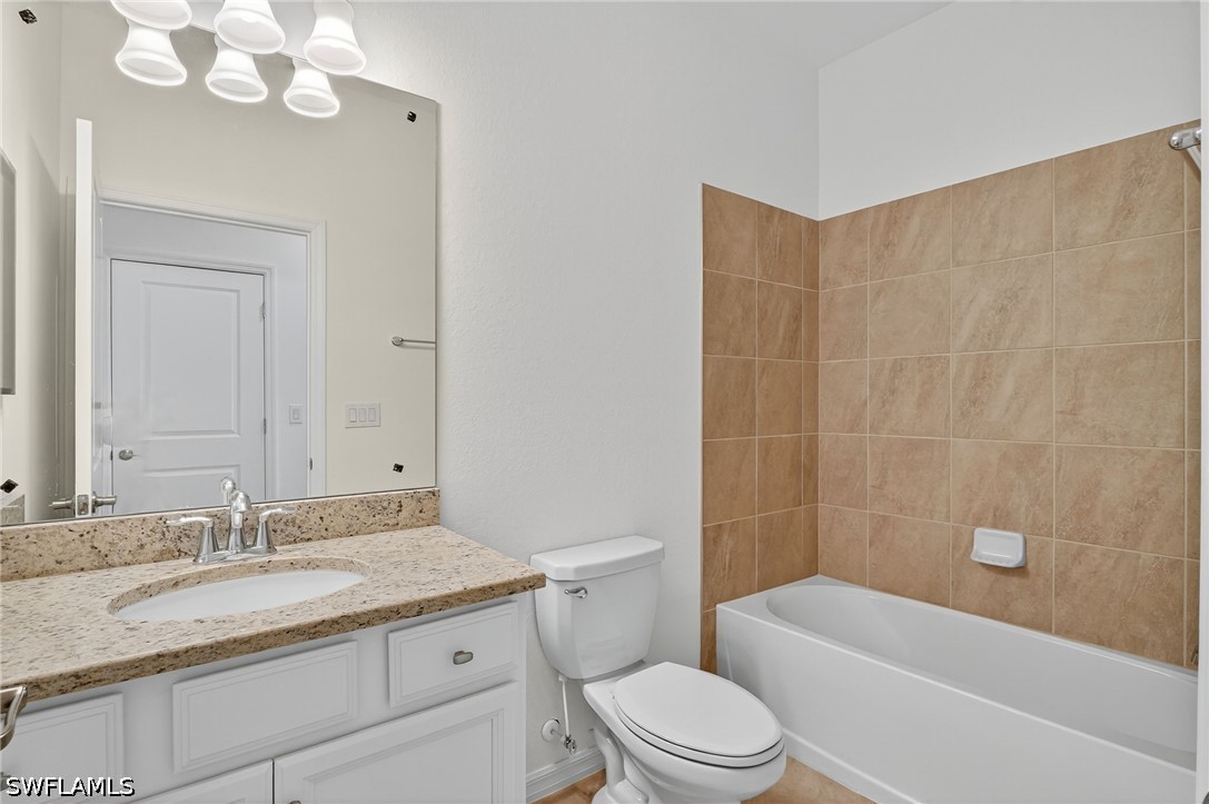 2126 Hamlin St Property Photo 22