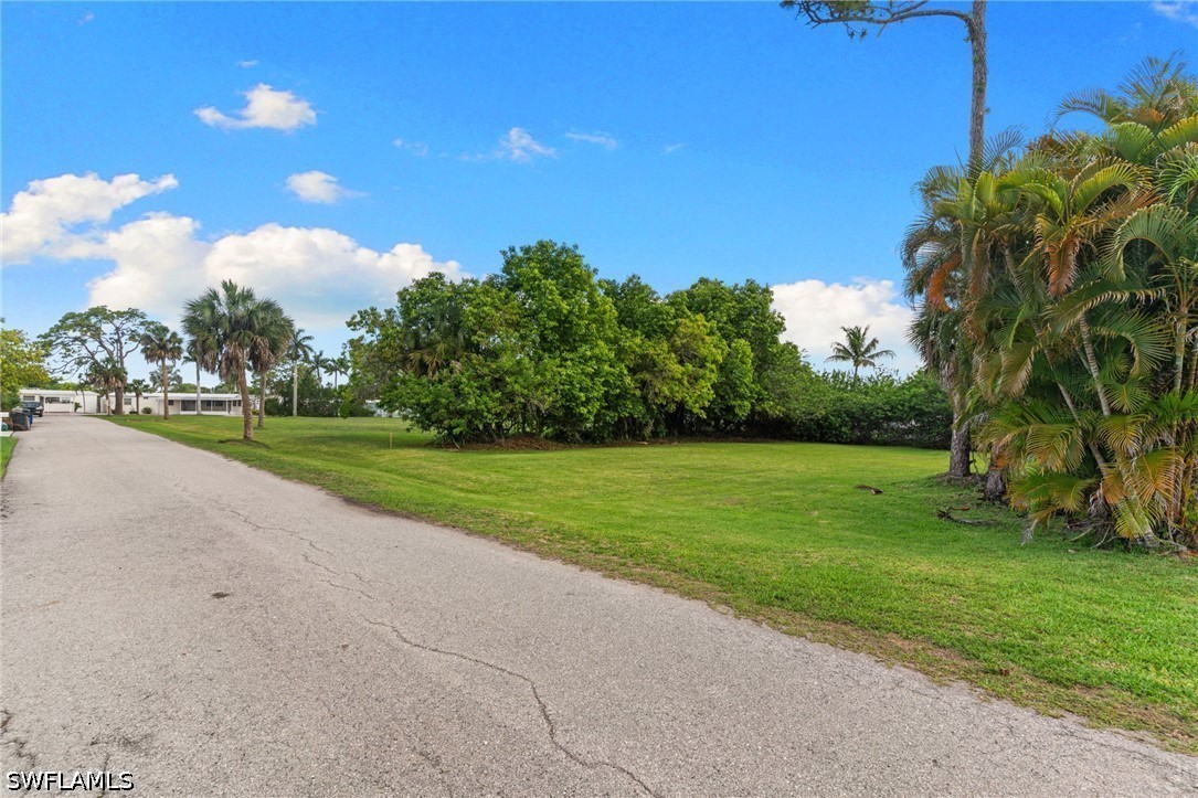 3080 Pine Tree Dr Property Photo 10