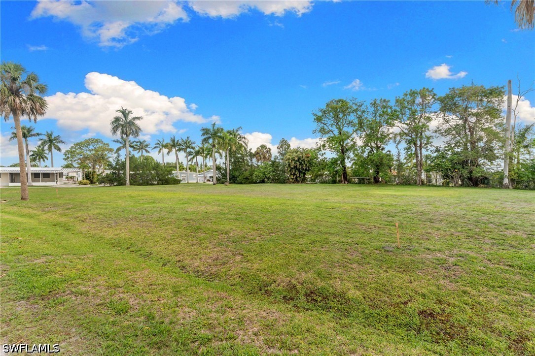 3116 Pine Tree Dr Property Photo 7