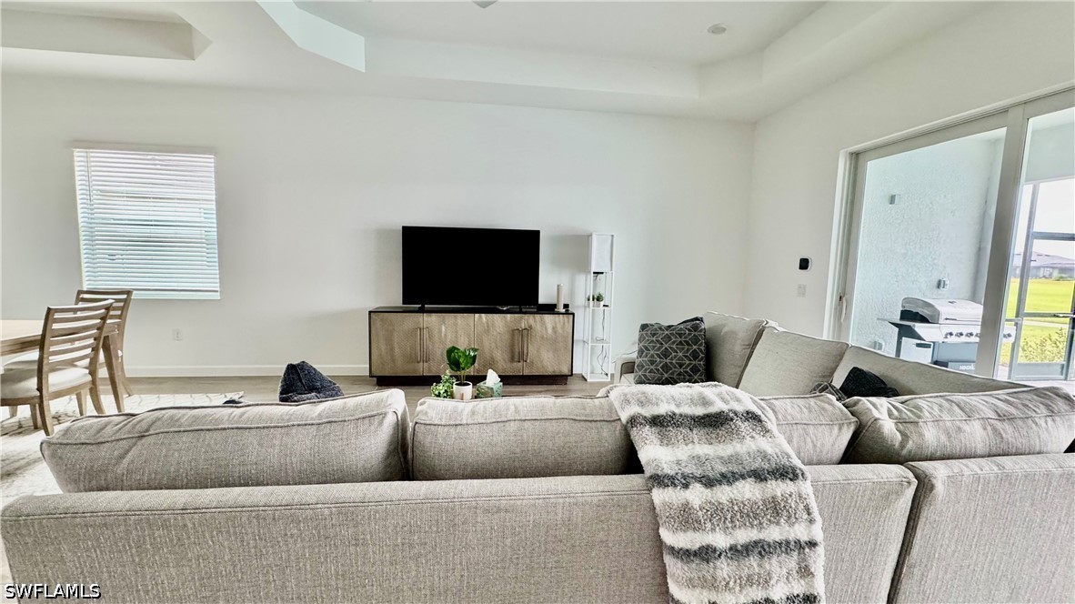 15048 Pinehurst Property Photo 8