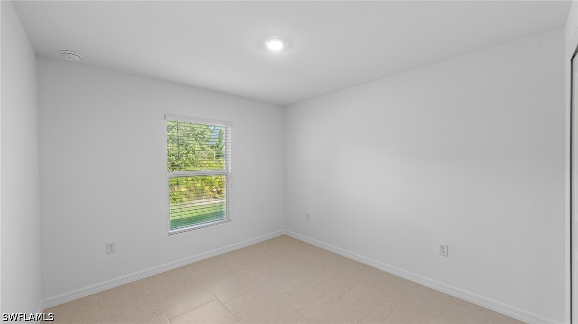 3005 44th St Sw Property Photo 4