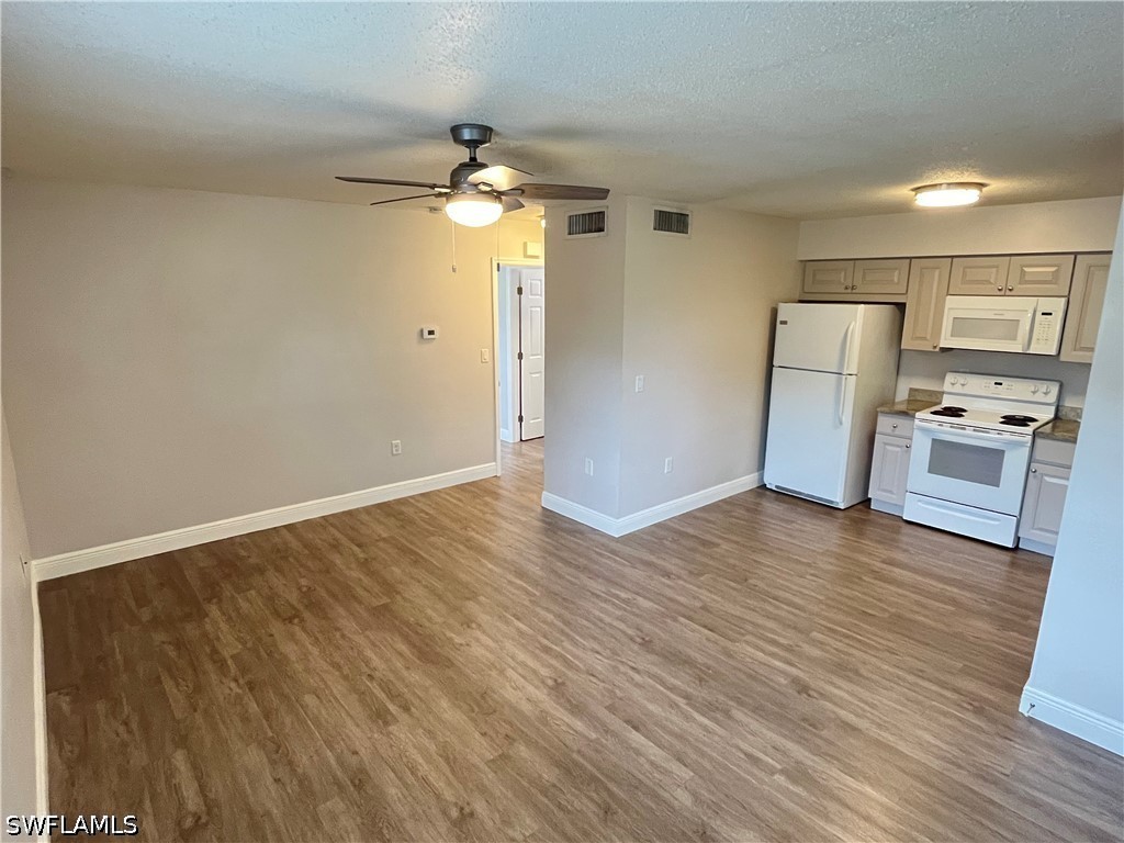 3325 Airport Rd N B8 Property Photo 5