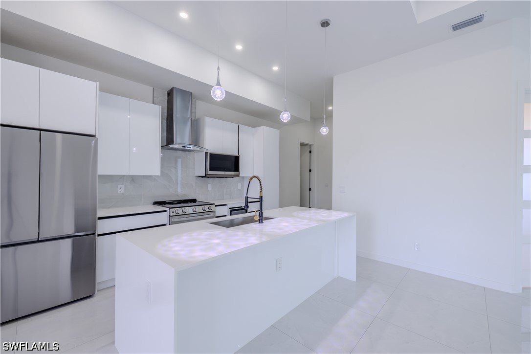 226021227 Property Photo 31
