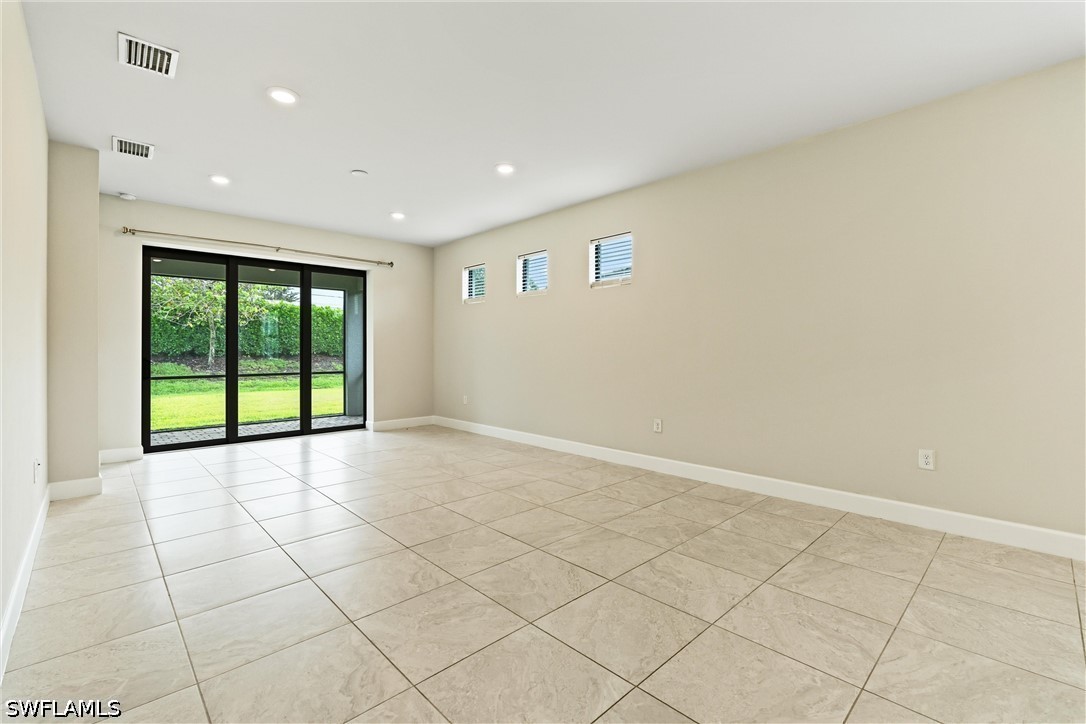 2244 Yellowfin Cir Property Photo 5