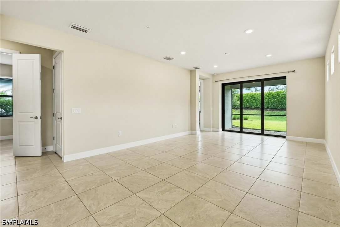 2244 Yellowfin Cir Property Photo 6