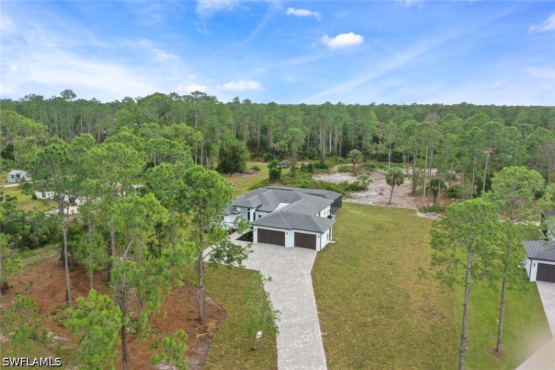 2806 Golden Gate Blvd W Property Photo 5