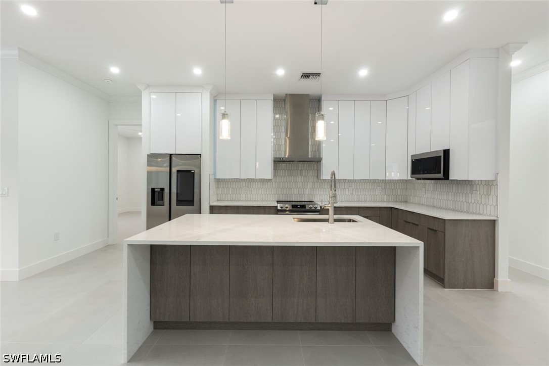 2806 Golden Gate Blvd W Property Photo 11