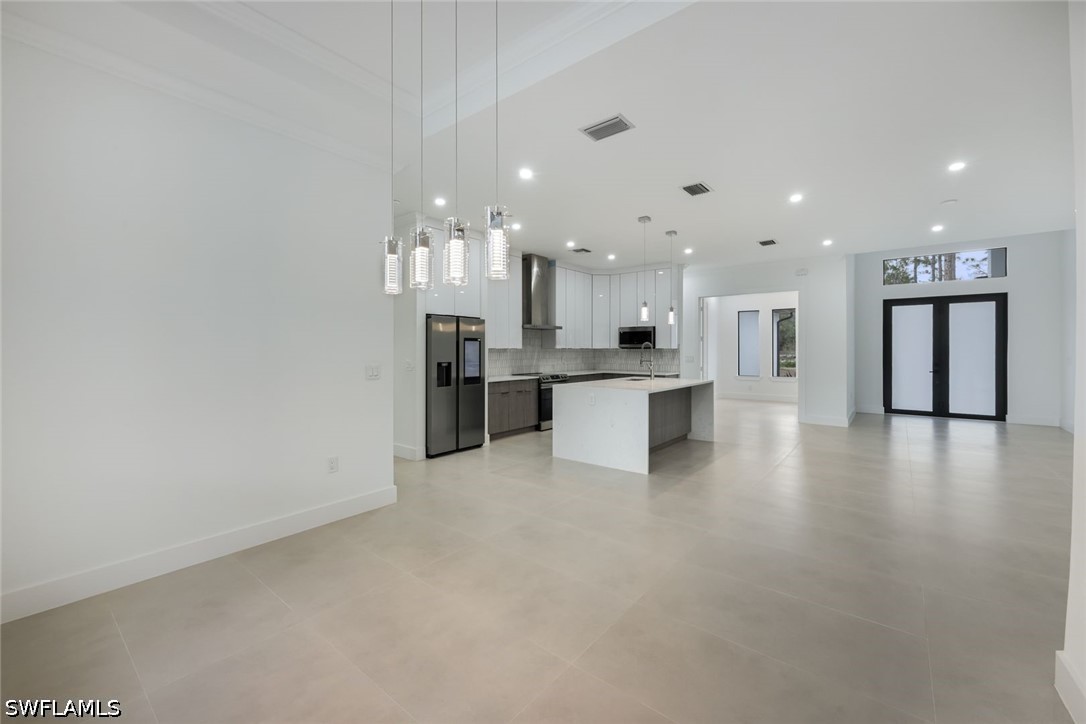2806 Golden Gate Blvd W Property Photo 16