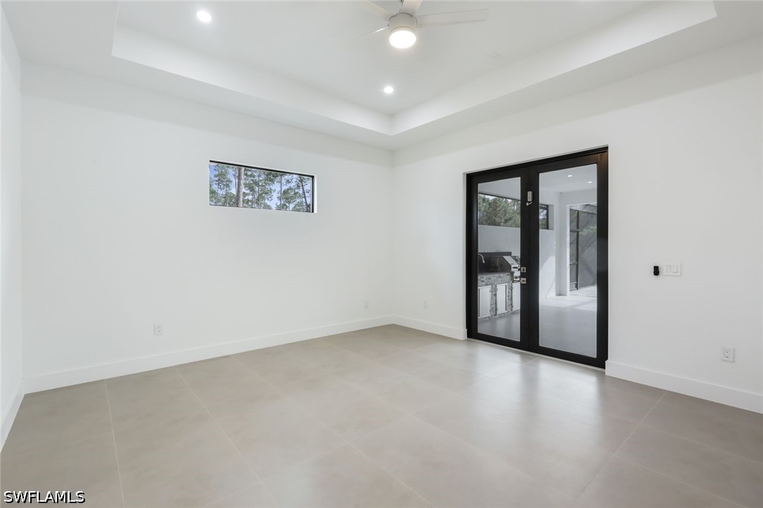 2806 Golden Gate Blvd W Property Photo 17