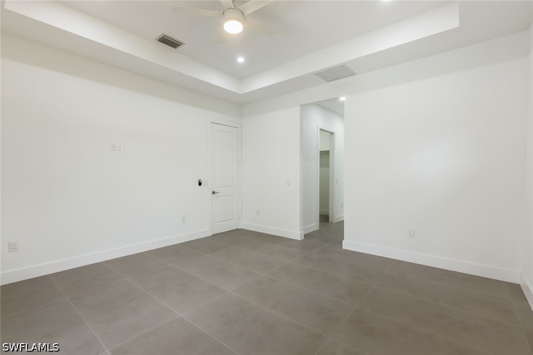 2806 Golden Gate Blvd W Property Photo 19