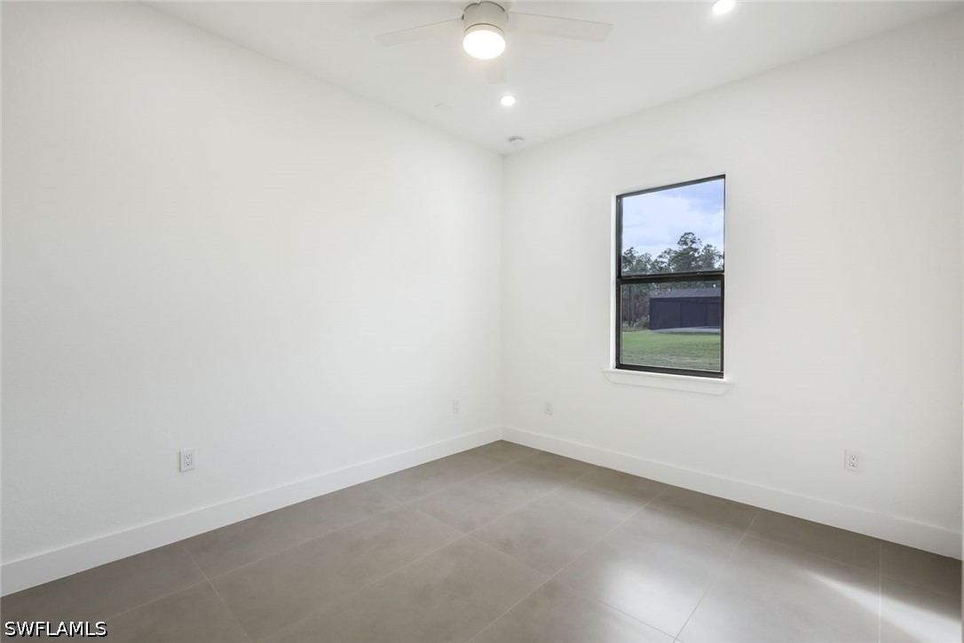 2806 Golden Gate Blvd W Property Photo 23