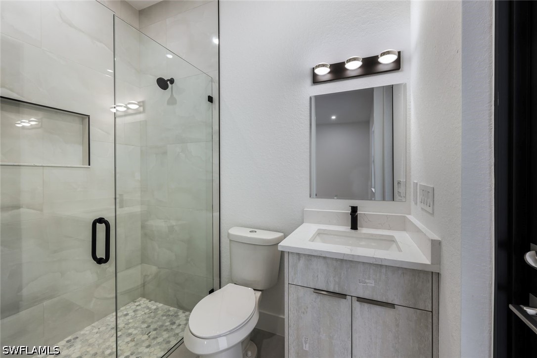 2806 Golden Gate Blvd W Property Photo 26