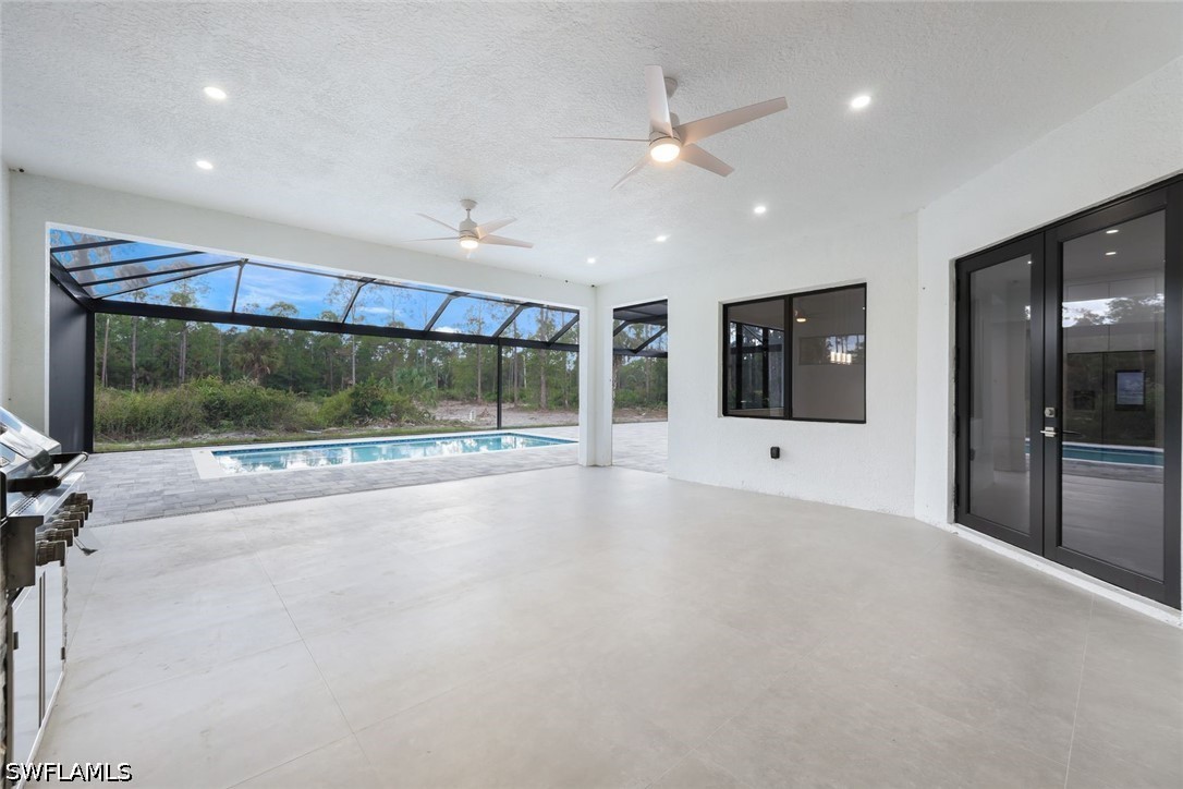 2806 Golden Gate Blvd W Property Photo 31