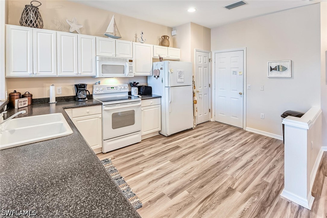 1080 Hampton Cir Property Photo 6