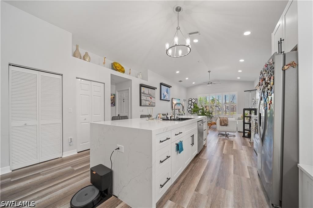 1638 Triangle Palm Ter Property Photo 3