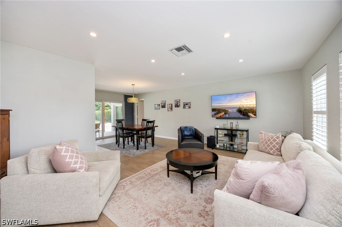 363 Juli Fe Dr Property Photo 4