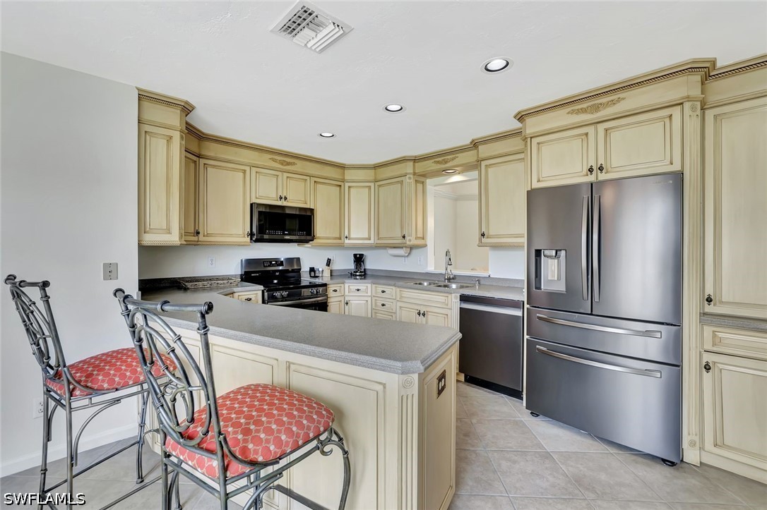 5859 Westbourgh Ct Property Photo 8