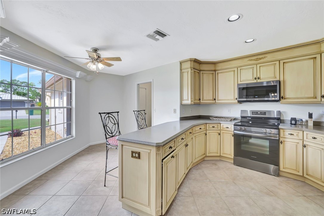 5859 Westbourgh Ct Property Photo 9