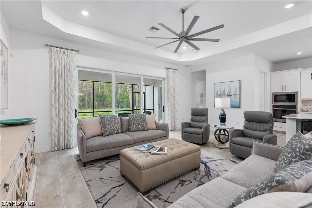 14083 Blue Bay Cir Property Photo 3