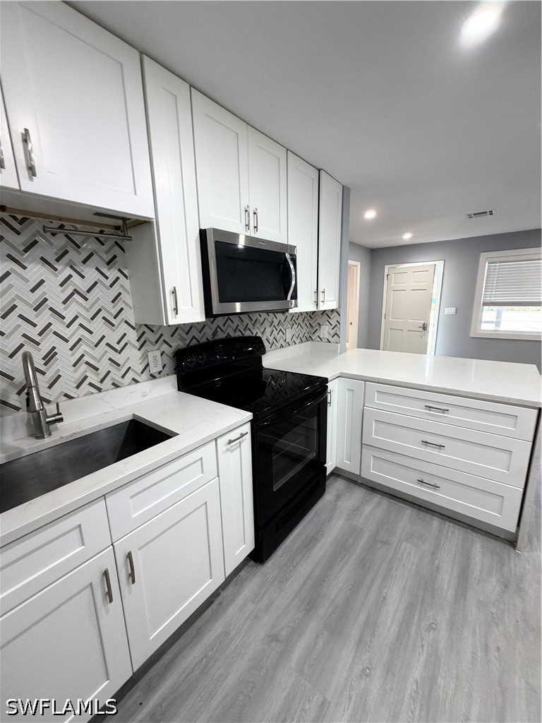 4375 Golden Gate Pkwy Property Photo 6