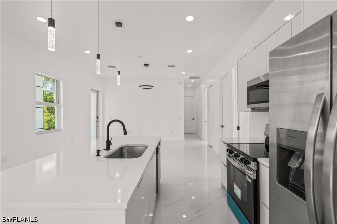 936 Anthony E Property Photo 5