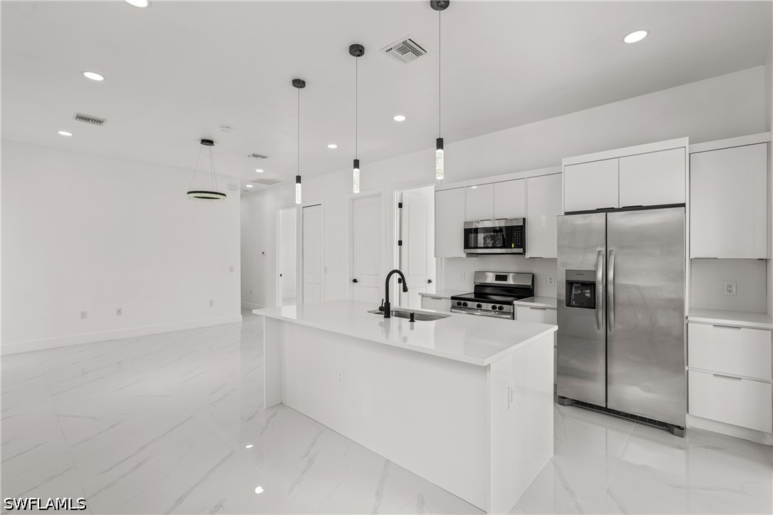 936 Anthony E Property Photo 7